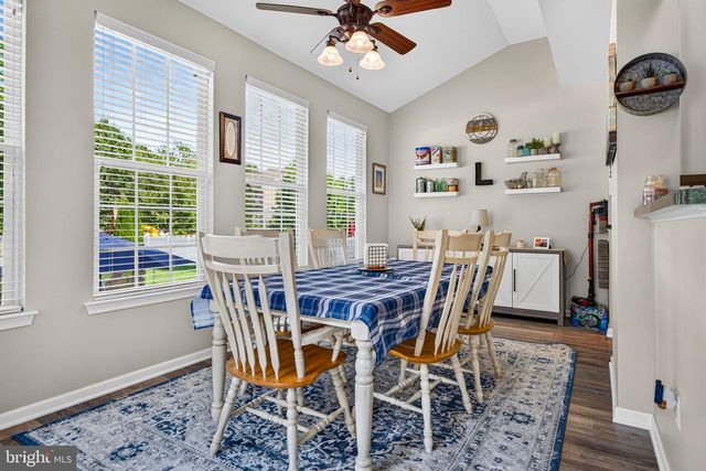 414 ARNOLD DR, Florence, NJ 08518