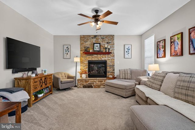 414 ARNOLD DR, Florence, NJ 08518