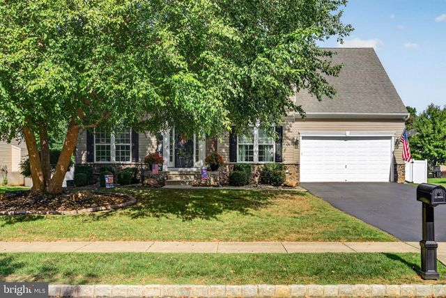 414 ARNOLD DR, Florence, NJ 08518