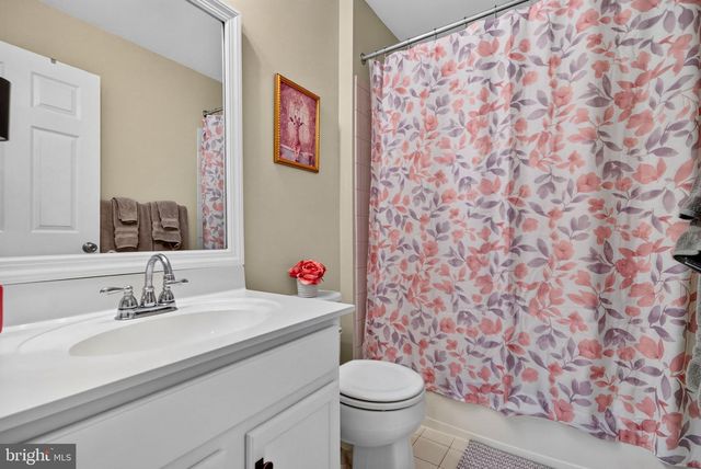 414 ARNOLD DR, Florence, NJ 08518