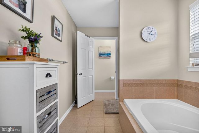 414 ARNOLD DR, Florence, NJ 08518