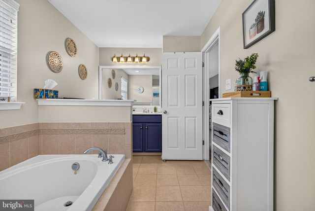 414 ARNOLD DR, Florence, NJ 08518