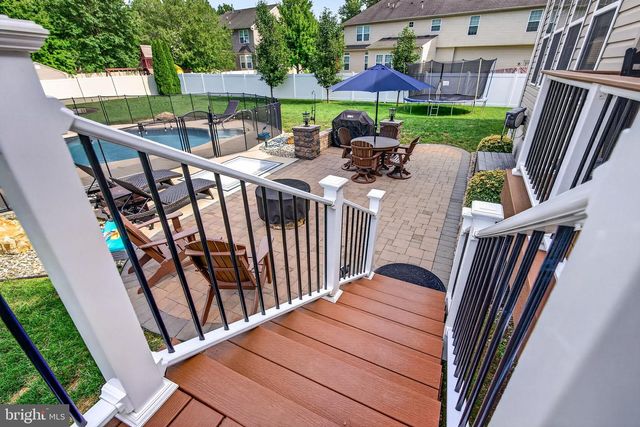 414 ARNOLD DR, Florence, NJ 08518