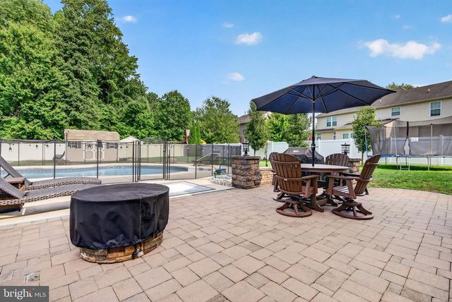 414 ARNOLD DR, Florence, NJ 08518