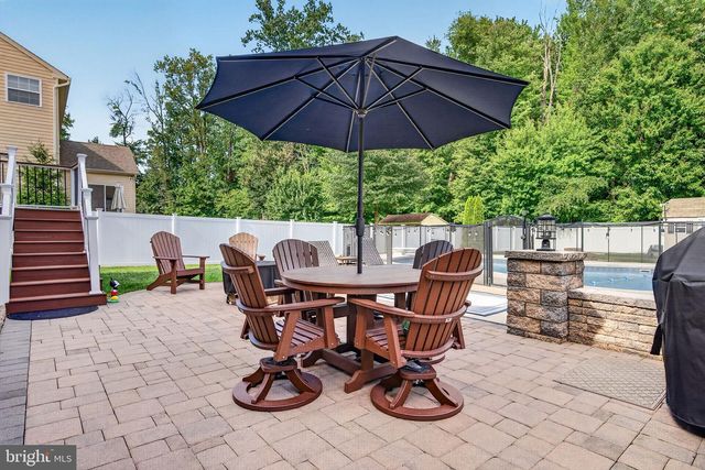 414 ARNOLD DR, Florence, NJ 08518