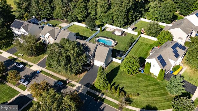 414 ARNOLD DR, Florence, NJ 08518