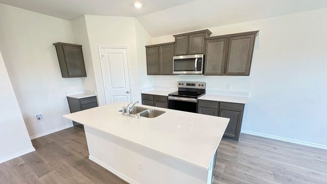 3608 Skylane Avenue, Corsicana, TX 75110