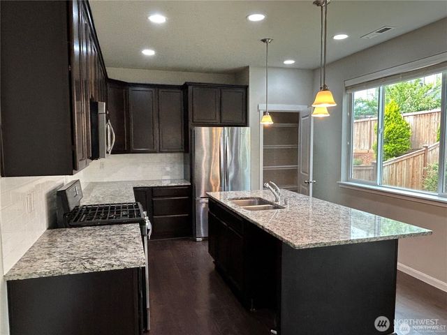 1881 Claret Loop NW, Poulsbo, WA 98370