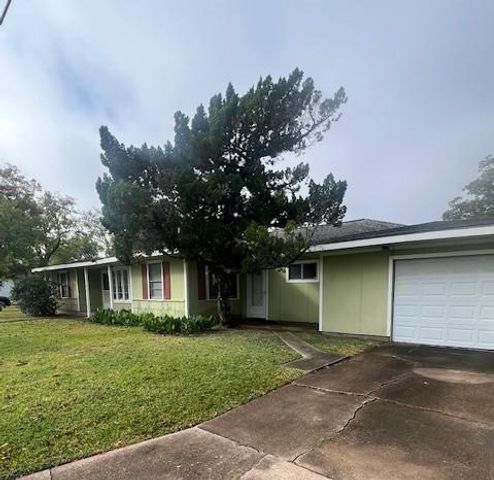 405 19th Street N, Texas City, TX 77590