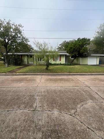 405 19th Street N, Texas City, TX 77590
