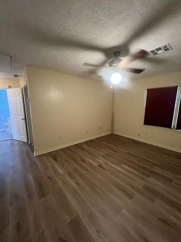 405 19th Street N, Texas City, TX 77590