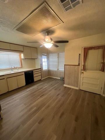 405 19th Street N, Texas City, TX 77590