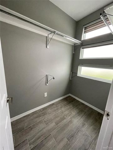 211 W Campeche Avenue, Alton, TX 78573