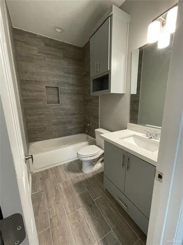 211 W Campeche Avenue, Alton, TX 78573