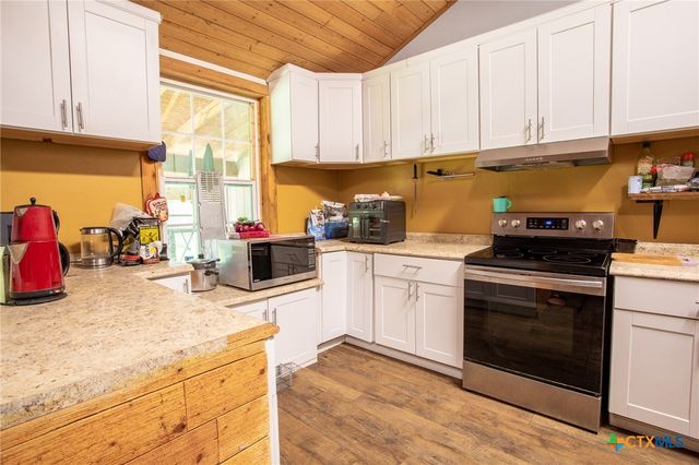 2203 E Trinity Street, Victoria, TX 77901