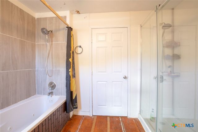 2203 E Trinity Street, Victoria, TX 77901