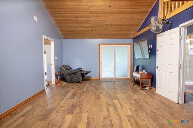 2203 E Trinity Street, Victoria, TX 77901