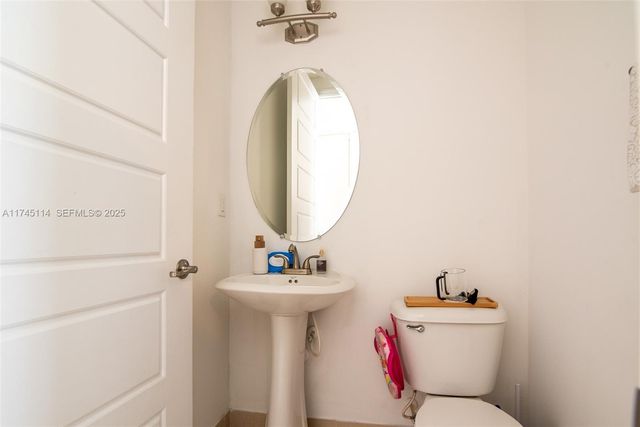 686 NE 191st Terrace, Miami, FL 33179