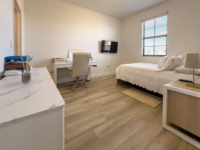686 NE 191st Terrace, Miami, FL 33179