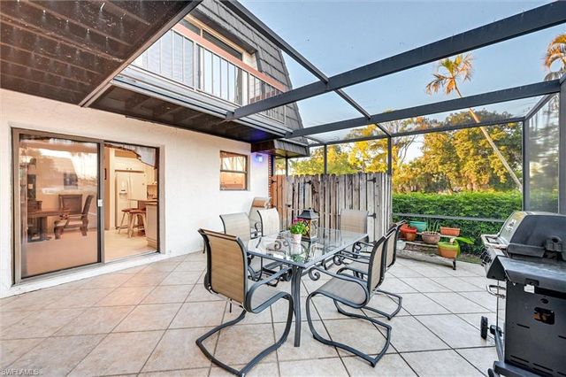 185 Lake Point LN 8B, Naples, FL 34112