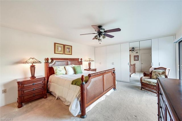 185 Lake Point LN 8B, Naples, FL 34112