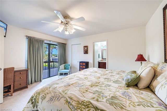 185 Lake Point LN 8B, Naples, FL 34112