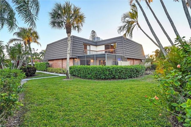 185 Lake Point LN 8B, Naples, FL 34112