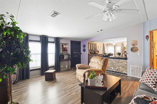 122 LEISURE WORLD DRIVE N, Debary, FL 32713