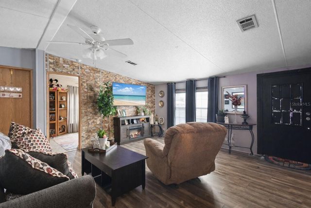 122 LEISURE WORLD DRIVE N, Debary, FL 32713