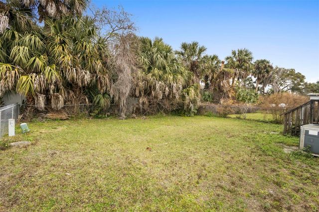 122 LEISURE WORLD DRIVE N, Debary, FL 32713