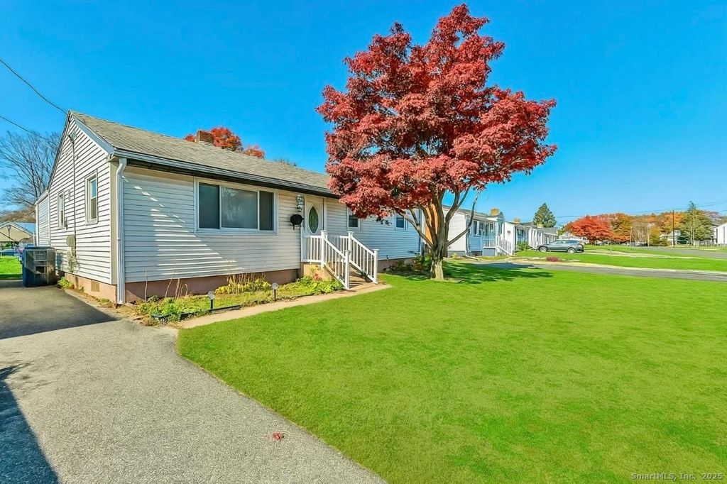 97 Brussels Avenue, Wethersfield, CT 06109