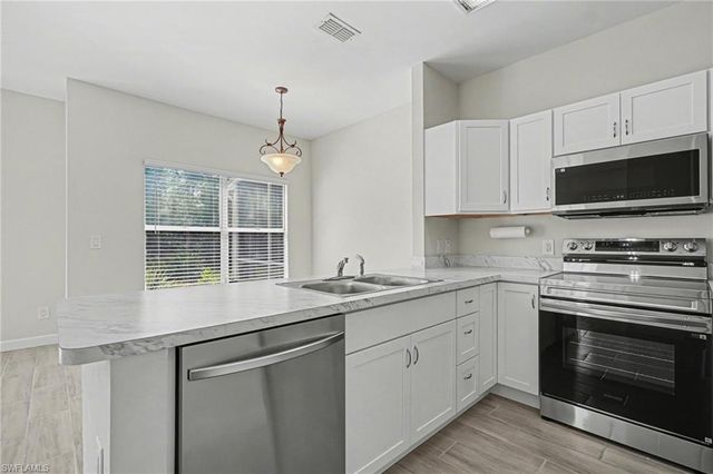 6081 Lake Front DR, Fort Myers, FL 33908