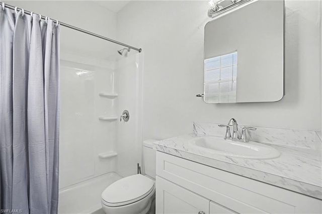 6081 Lake Front DR, Fort Myers, FL 33908