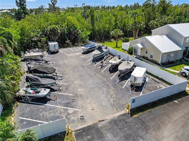 6081 Lake Front DR, Fort Myers, FL 33908