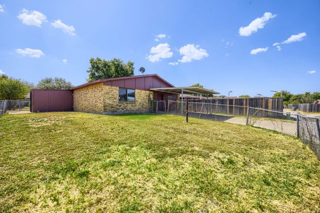 7209 Flameleaf Place, Dallas, TX 75249