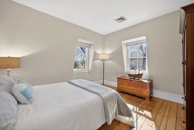 474 Davisville Rd, Falmouth, MA 02536