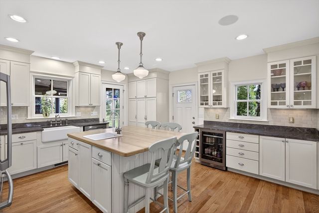 474 Davisville Rd, Falmouth, MA 02536