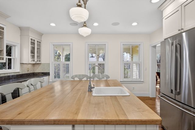 474 Davisville Rd, Falmouth, MA 02536