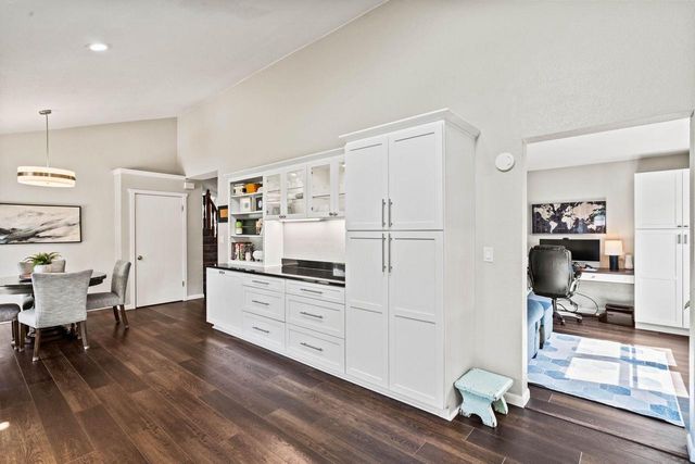 880 E Elm ROAD, Oak Creek, WI 53154