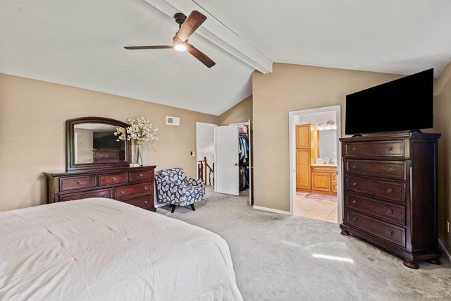 880 E Elm ROAD, Oak Creek, WI 53154