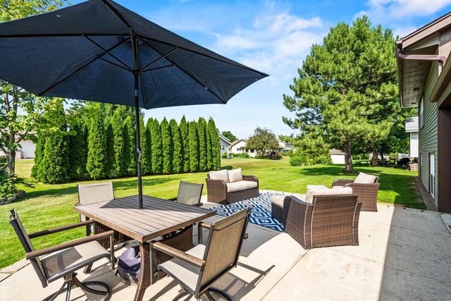 880 E Elm ROAD, Oak Creek, WI 53154