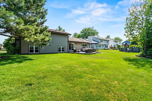 880 E Elm ROAD, Oak Creek, WI 53154