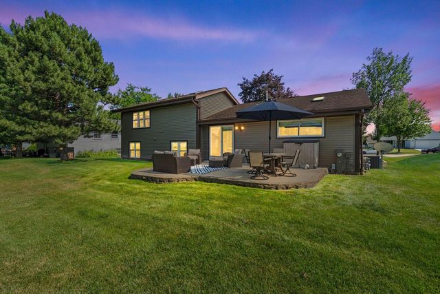 880 E Elm ROAD, Oak Creek, WI 53154