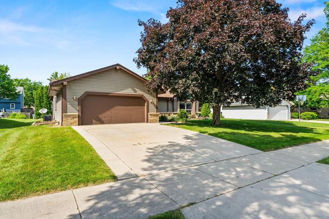 880 E Elm ROAD, Oak Creek, WI 53154