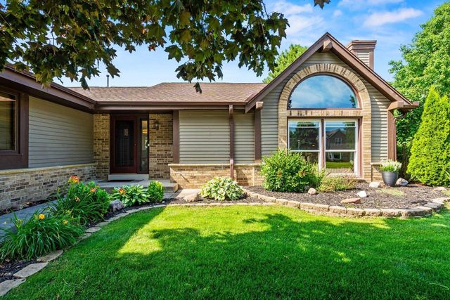 880 E Elm ROAD, Oak Creek, WI 53154