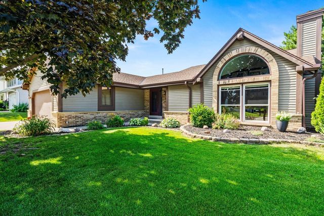 880 E Elm ROAD, Oak Creek, WI 53154