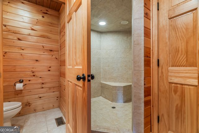 929 Hickory Nut Mountain Road, Clarkesville, GA 30523