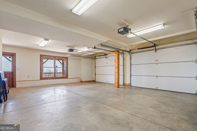 929 Hickory Nut Mountain Road, Clarkesville, GA 30523