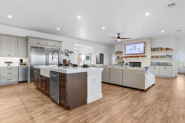 345 Judges RD, Burnet, TX 78611