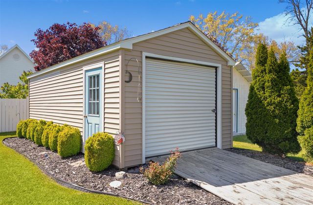 4960 Pheasant Way, Stevensville, MI 49127